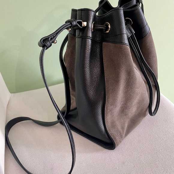 Bugatti Leather Crossbody Bucket Bag - Picture 4 of 6